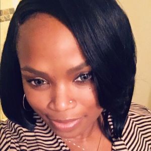 Meet your Posher, Monique